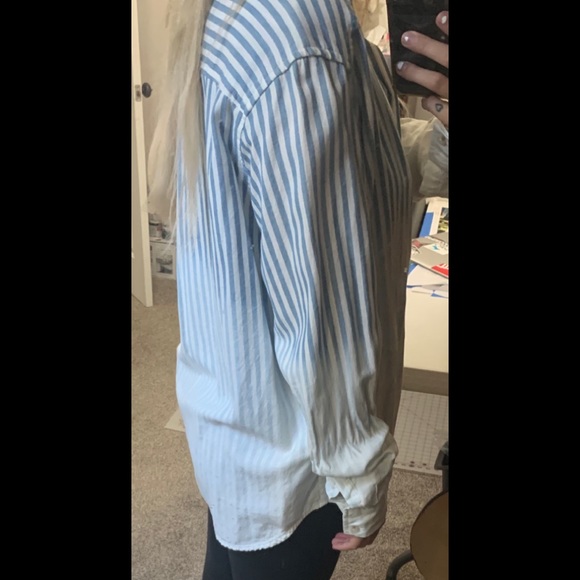 Women’s Button Up - Picture 3 of 4